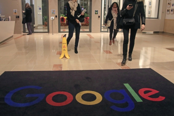 작년 11월 18일 구글의 프랑스 파리 사무소의 출입구 모습./사진=연합뉴스