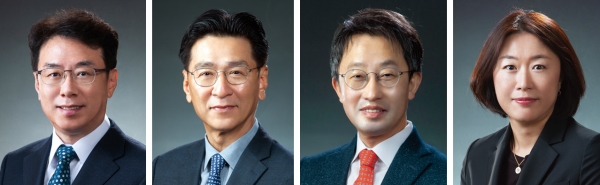 왼쪽부터 김석진 고문과 권철현 고문, 이혁 변호사, 김경목 변호사.