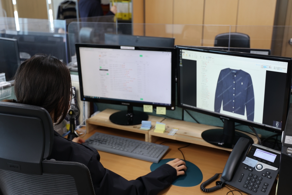 서울세관 디지털무역범죄조사과는 최근 오픈마켓 모니터링 전담요원을 배치해 사이버 불법무역행위 근절을 위한 상시 모니터링을 진행하고 있다.