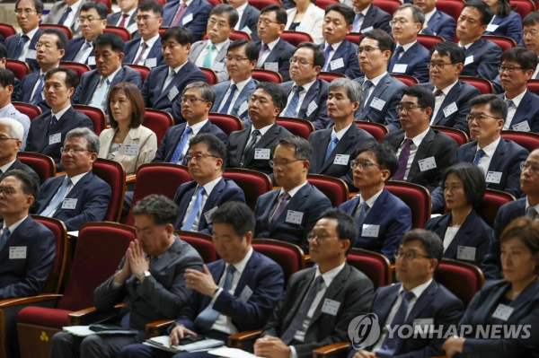 (사진=연합뉴스) 10일 열린 국세청 전국세무관서장회의 장면